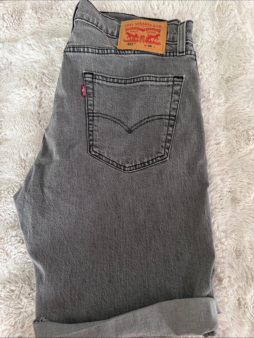 Levi's Men's Relaxed Fit Jeans in Charcoal Gray